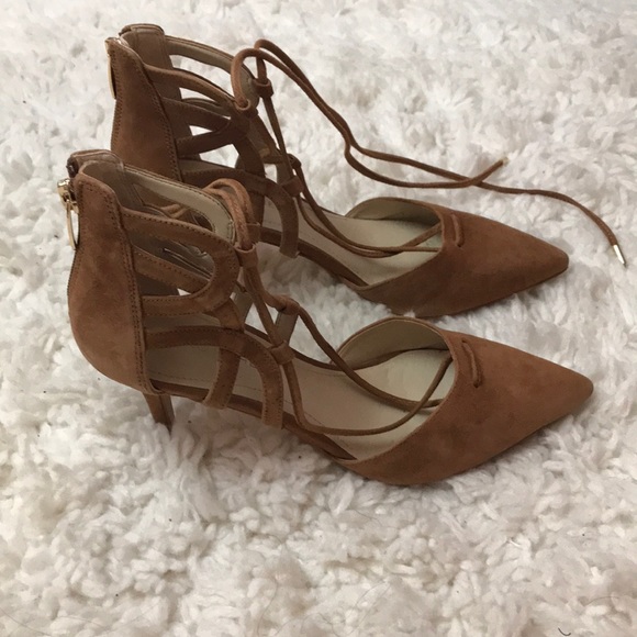 Marc Fisher beige heels - Picture 2 of 4